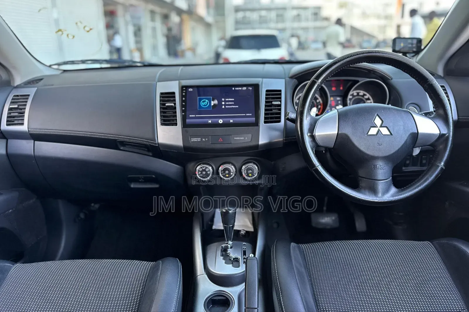 Mitsubishi Outlander 2010 Pearl