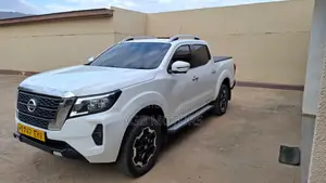 Nissan Navara 2023 White