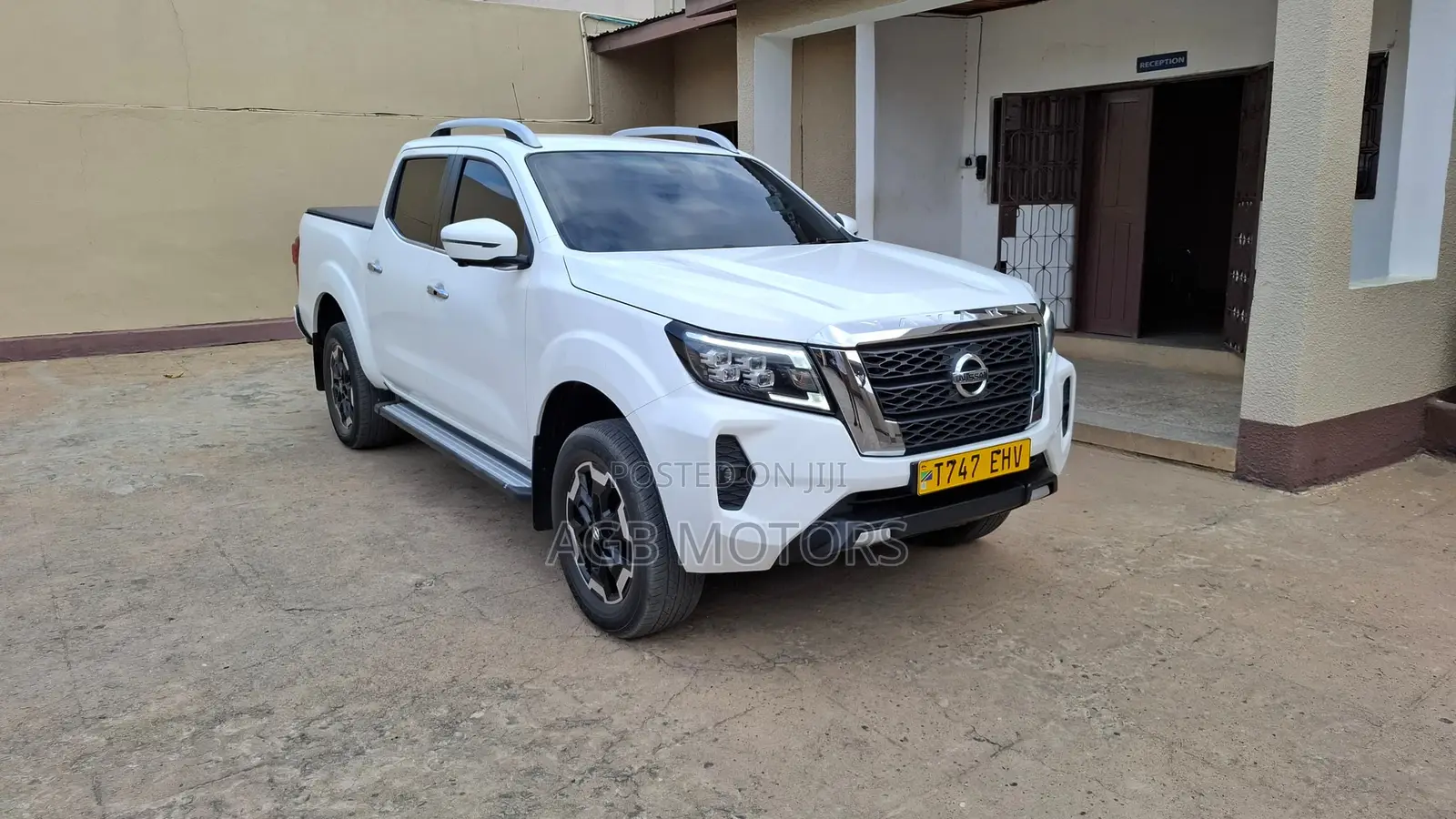 Nissan Navara 2023 White