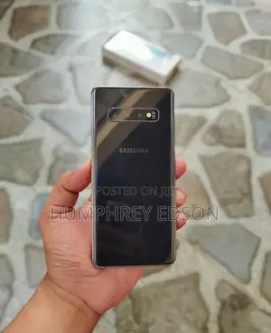 Photo - Samsung Galaxy S10 Plus 128 GB Black