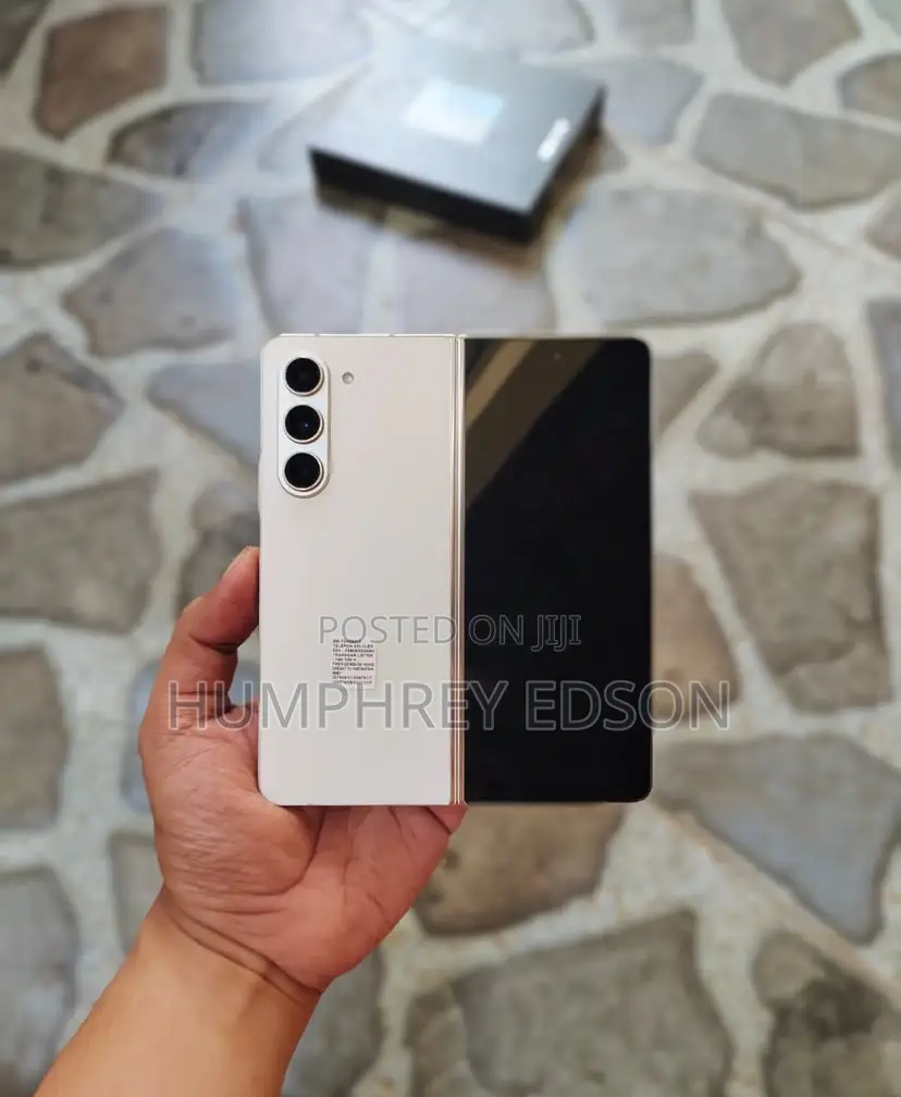 New Samsung Galaxy Z Fold 5 256 GB White