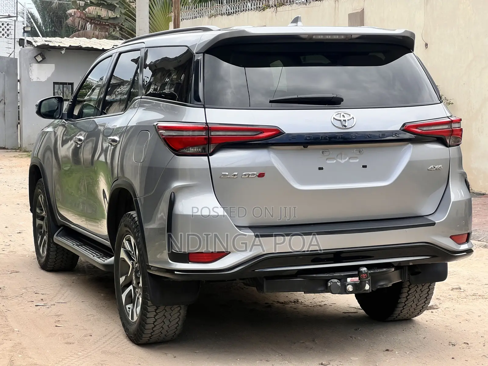 Toyota Fortuner 2.4 D RWD 2023 Silver