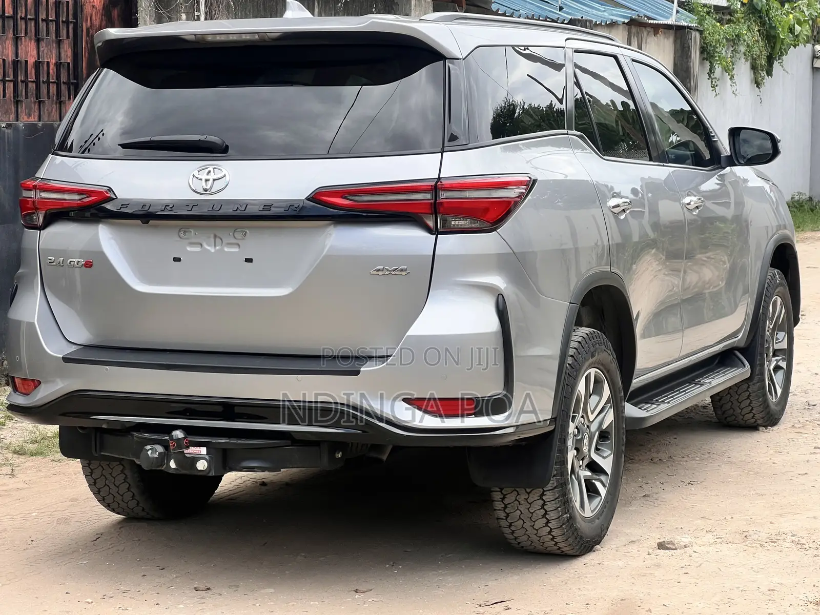 Toyota Fortuner 2.4 D RWD 2023 Silver