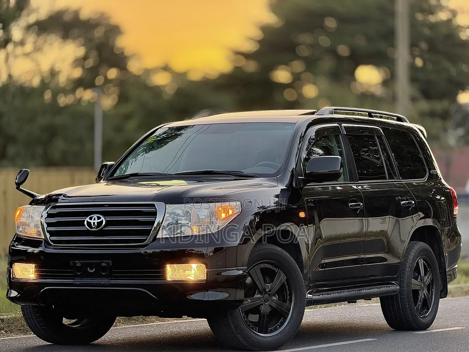 Toyota Land Cruiser 4.6 V8 AX 2012 Black