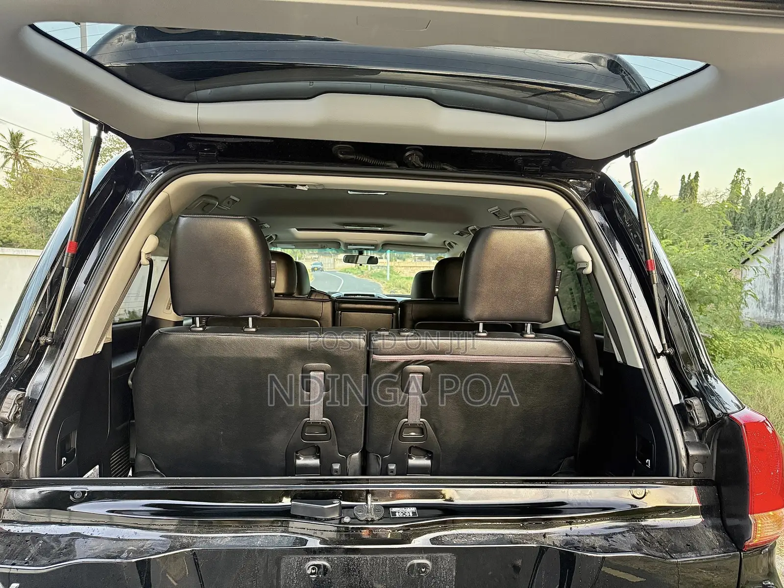 Toyota Land Cruiser 4.6 V8 AX 2012 Black
