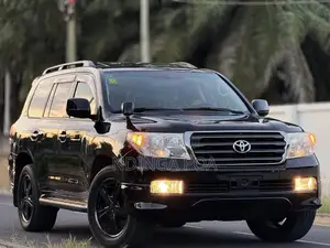 Toyota Land Cruiser 4.6 V8 AX 2012 Black