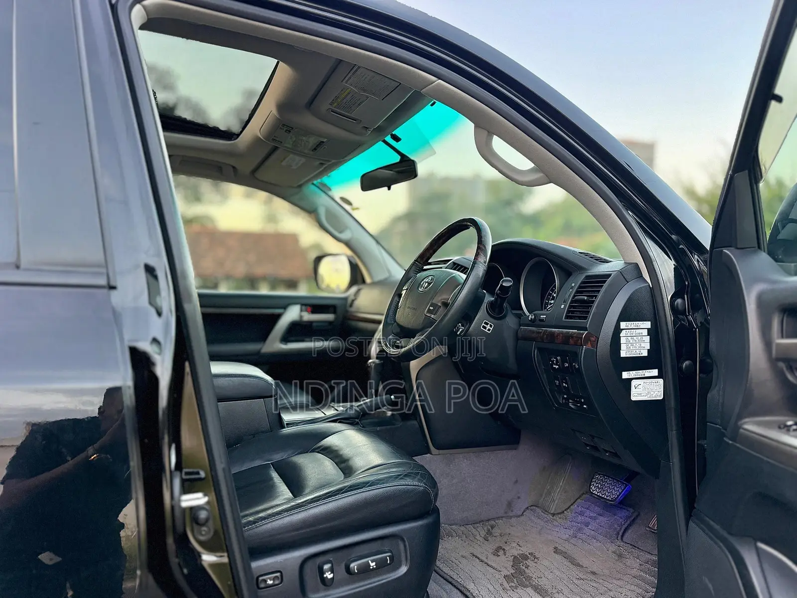 Toyota Land Cruiser 4.6 V8 AX 2012 Black