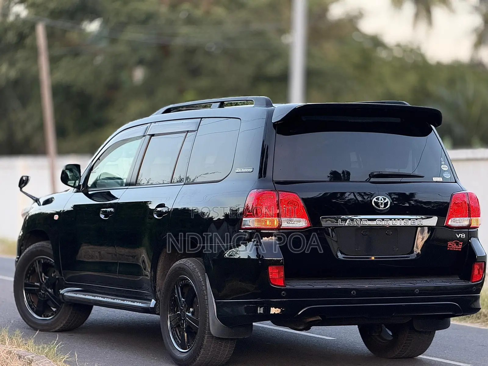 Toyota Land Cruiser 4.6 V8 AX 2012 Black