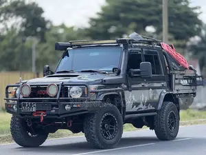 Toyota Land Cruiser 2011 Black