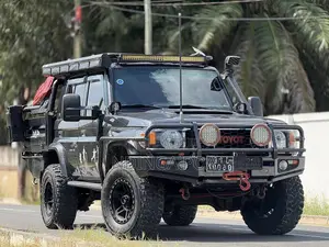 Photo - Toyota Land Cruiser 2011 Black