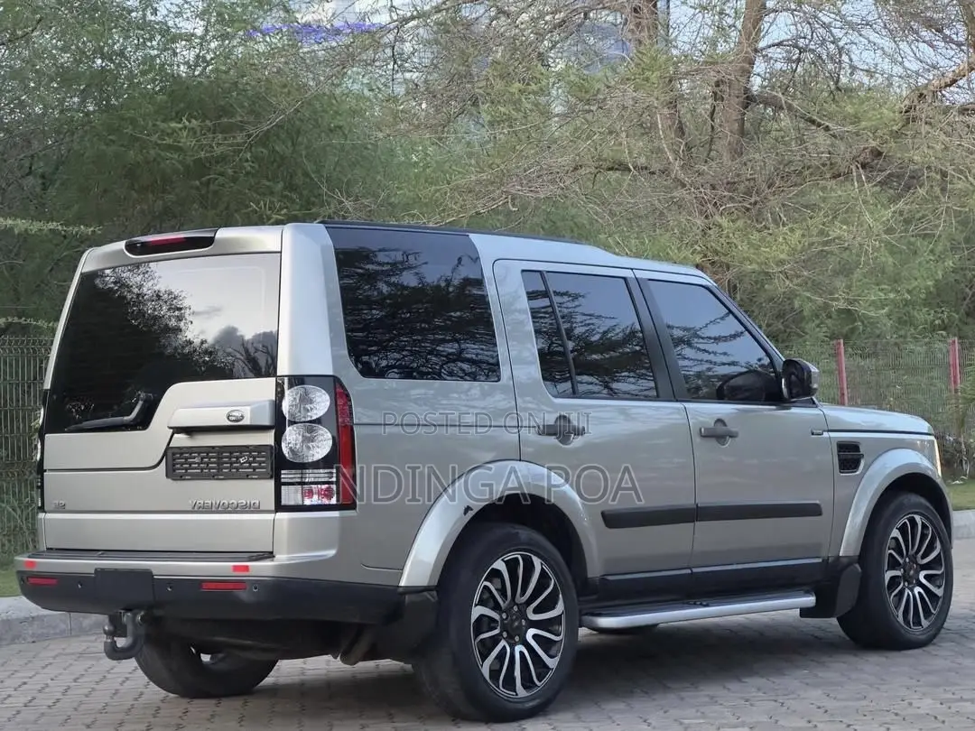 Land Rover Discovery 2015 Gray