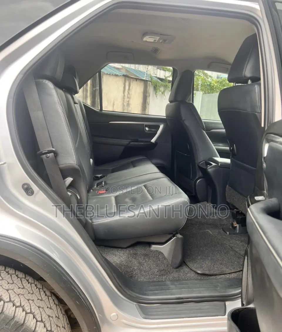 Toyota Fortuner 2023 Gray
