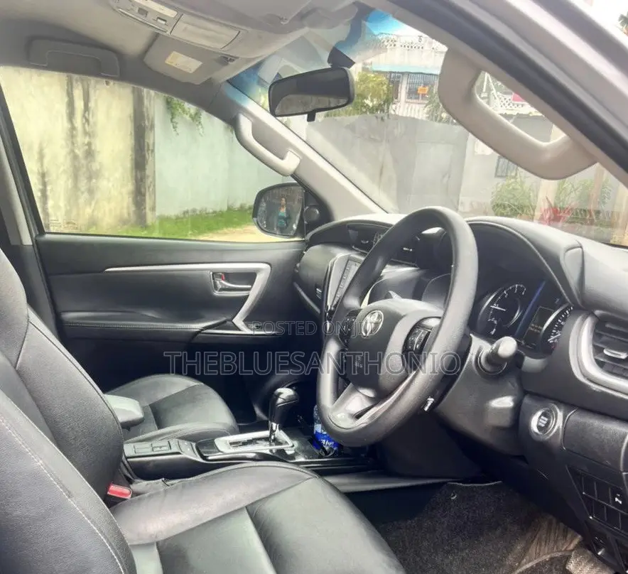 Toyota Fortuner 2023 Gray