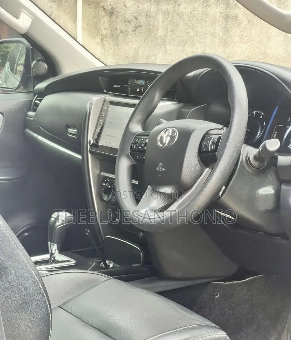 Toyota Fortuner 2023 Gray