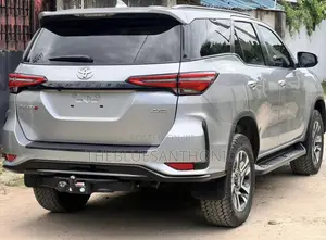 Toyota Fortuner 2023 Gray