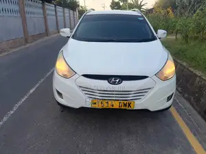 Photo - Hyundai Ix35 2010 White