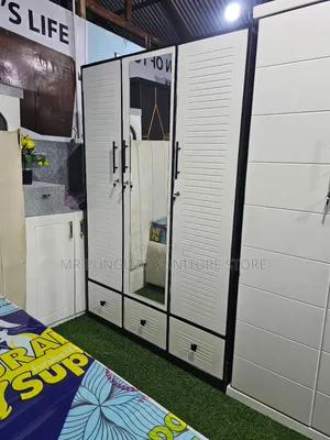 Kabati Milango Mitatu Classic Sana White Kioo Kati
