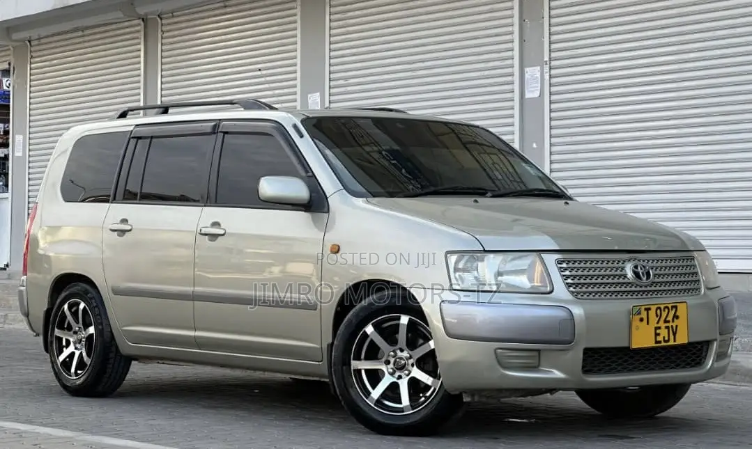 Toyota Succeed 2004 Gold