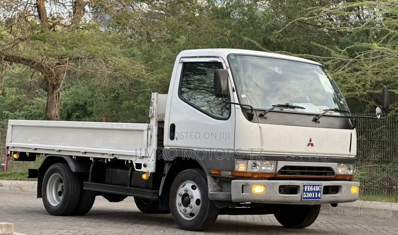 Mitsubishi Fuso Canter 2002 White