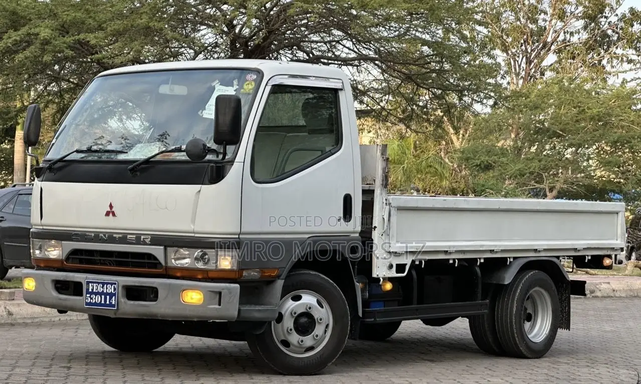 Mitsubishi Fuso Canter 2002 White