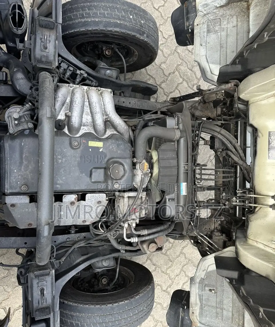 Mitsubishi Fuso Canter 2002 White