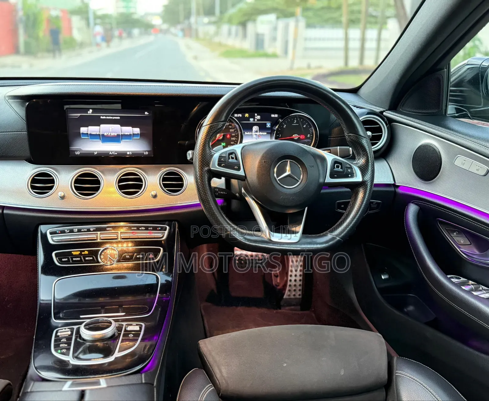 Mercedes-Benz E220 2017 Black