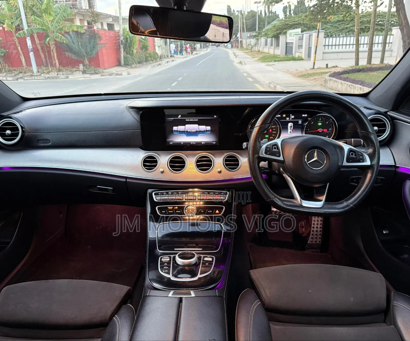 Mercedes-Benz E220 2017 Black
