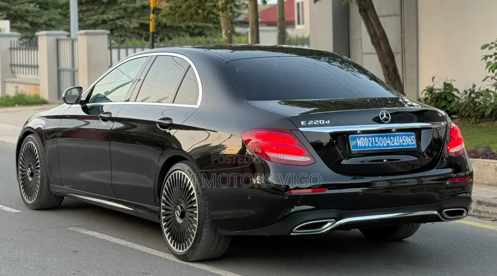 Mercedes-Benz E220 2017 Black