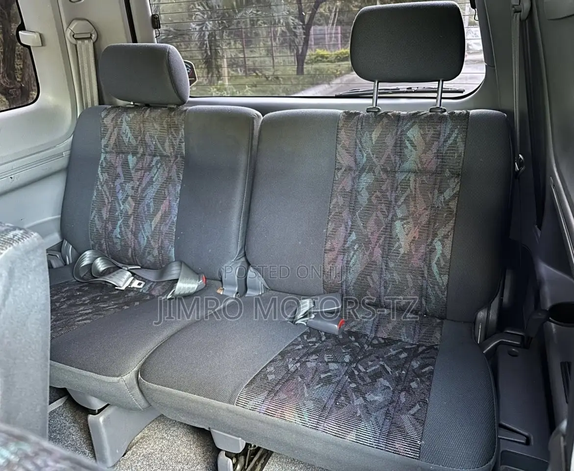 Toyota Noah 2002 Blue