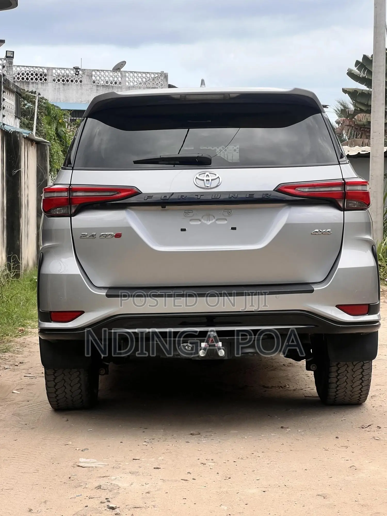 Toyota Fortuner 2.4 D RWD 2023 Silver