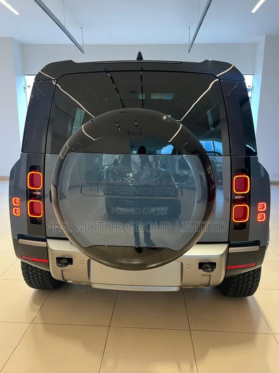 Land Rover Defender 2024 Blue
