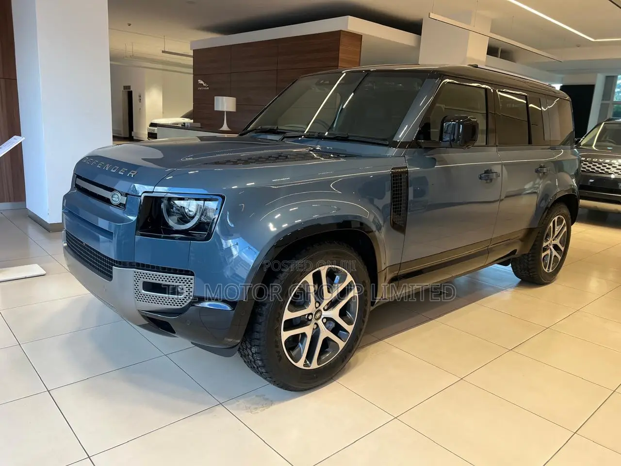 Land Rover Defender 2024 Blue