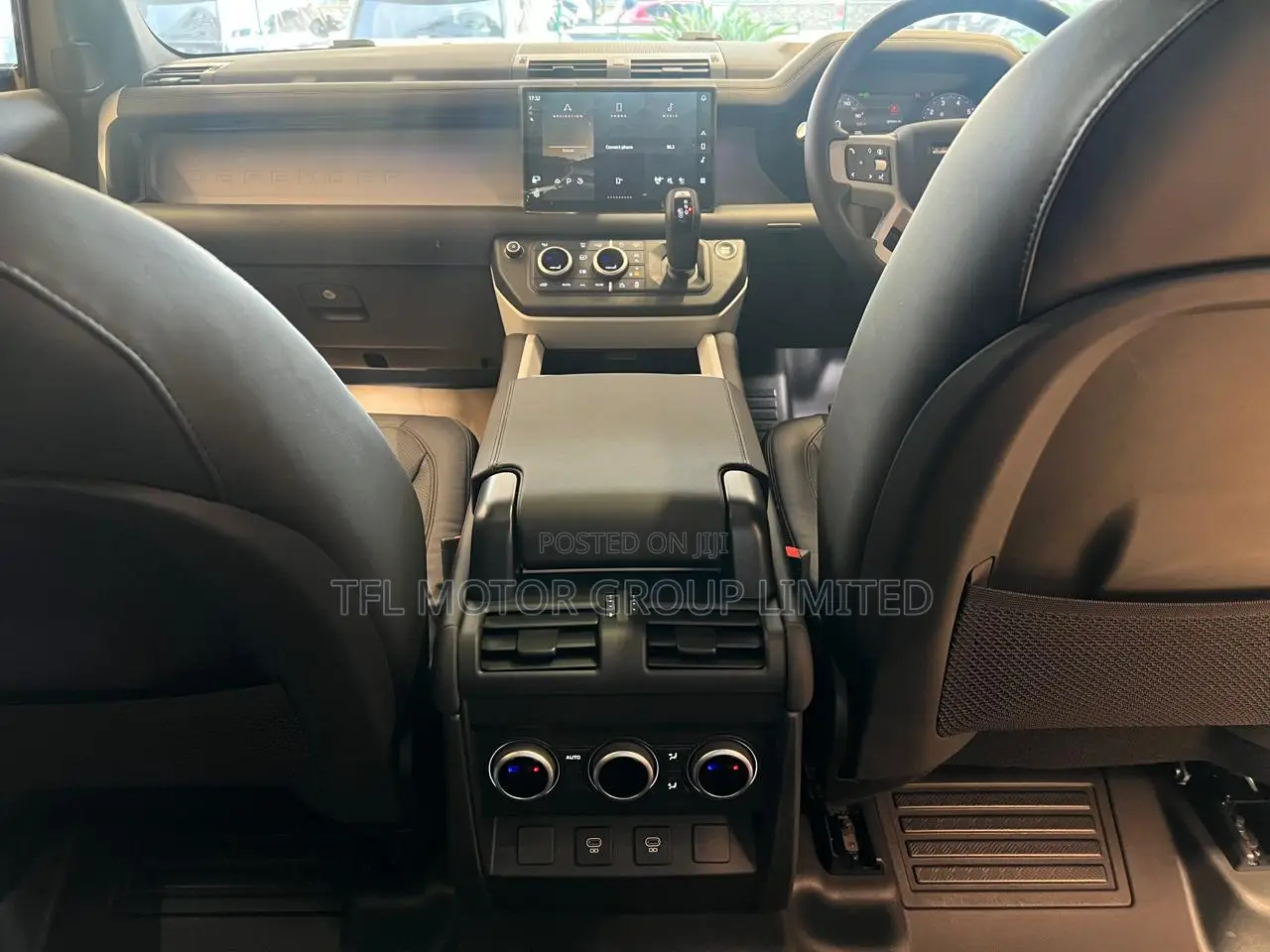 Land Rover Defender 2024 Blue