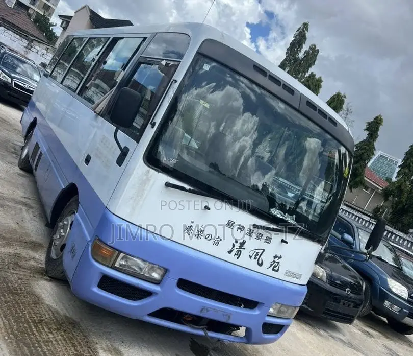 Nissan Civilian 2003 White
