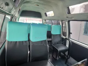 Toyota HiAce 2002 White