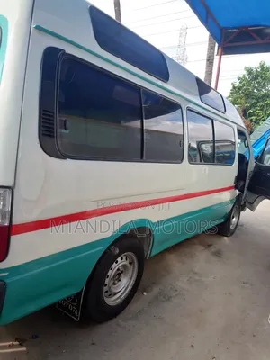 Toyota HiAce 2002 White