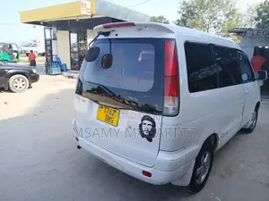 Toyota Noah 2.0 AWD (8 Seater) 2001 White