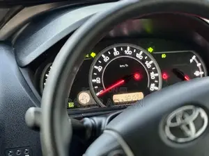 Toyota Voxy 2015 Silver