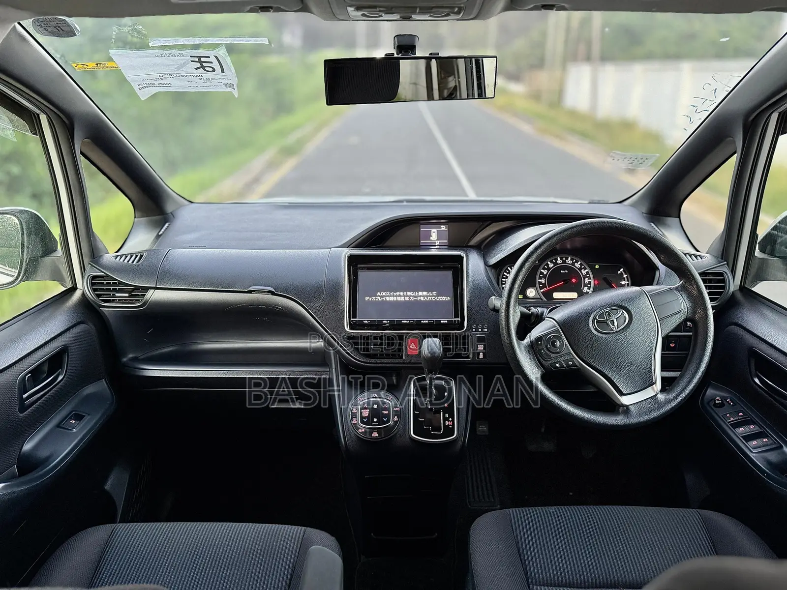 Toyota Voxy 2015 Silver