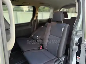 Toyota Voxy 2015 Silver