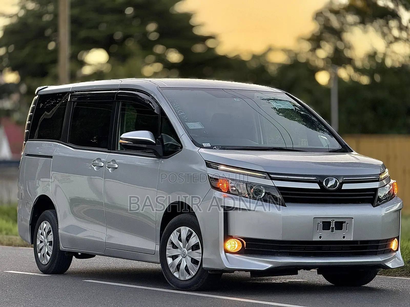 Toyota Voxy 2015 Silver