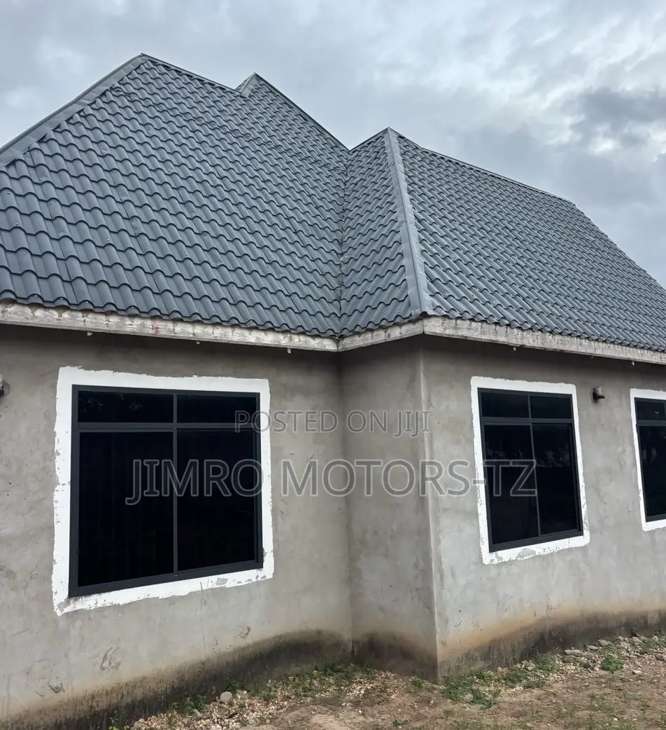 Nyumba Inauzwa 280m Ipo Goba Nji 4 Ipo Barabarani