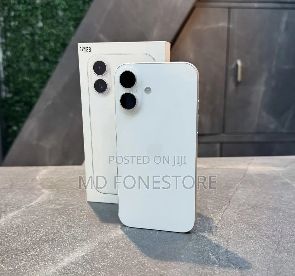 New Apple iPhone 16 128 GB White