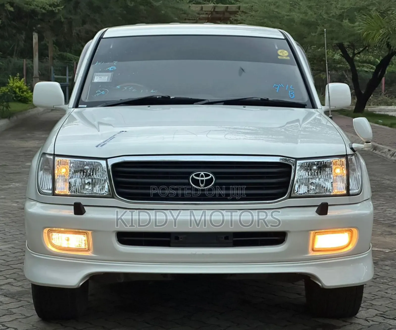 Toyota Land Cruiser 2000 Pearl