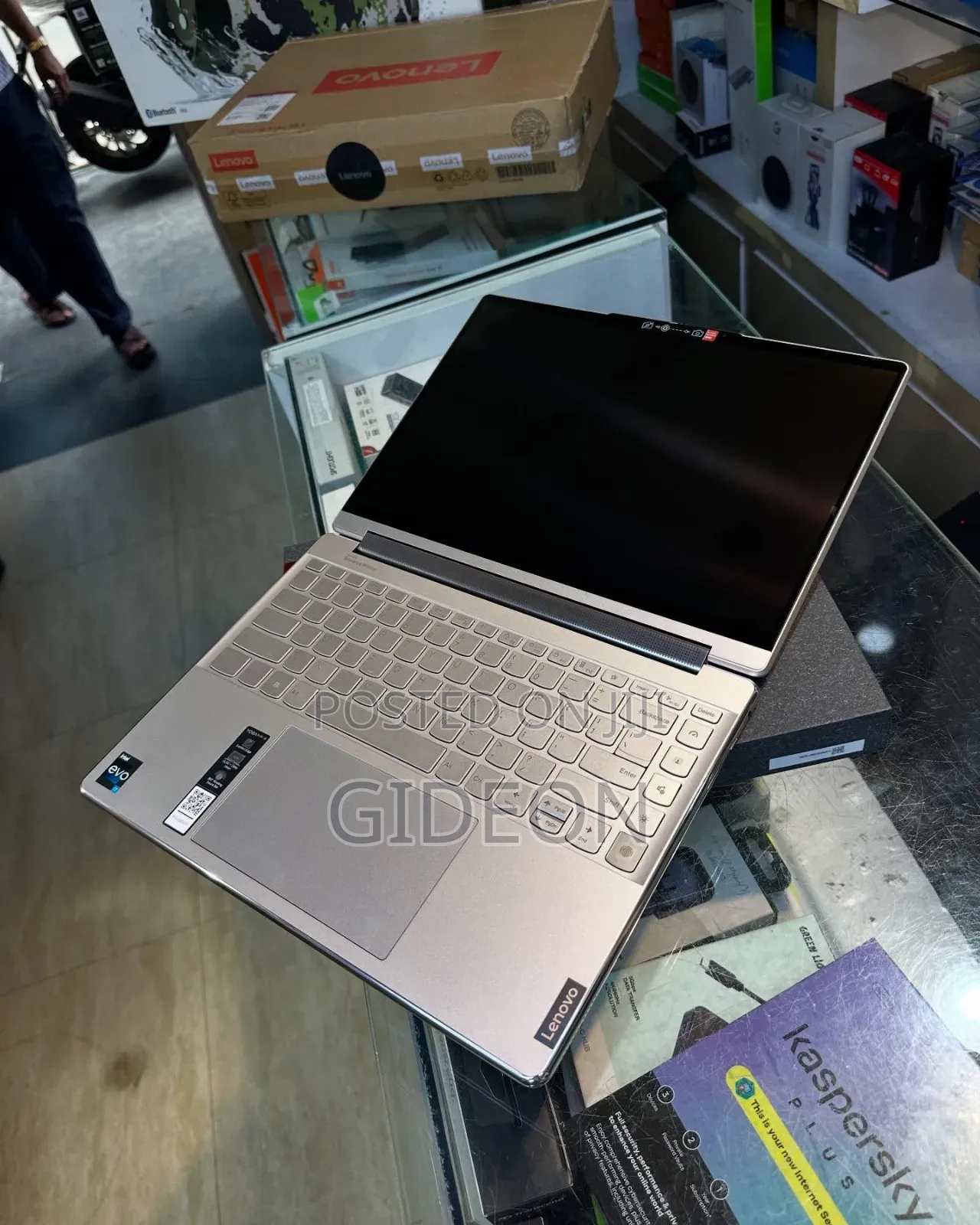 New Laptop Lenovo Yoga 910 16GB Intel Core I7 SSD 1T