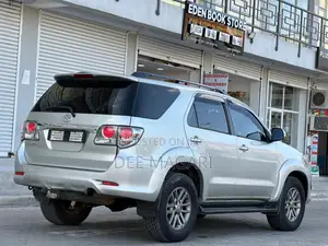 Toyota Fortuner 2013 Silver
