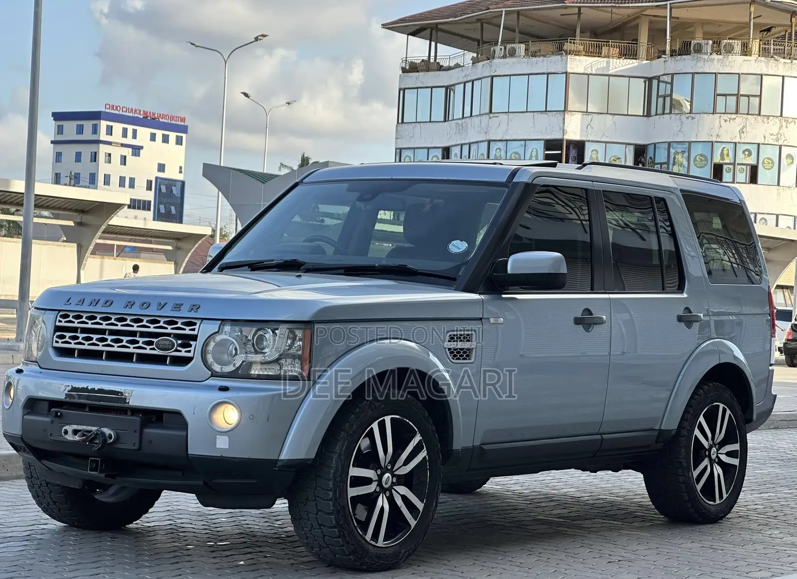Land Rover Discovery 2014 Blue