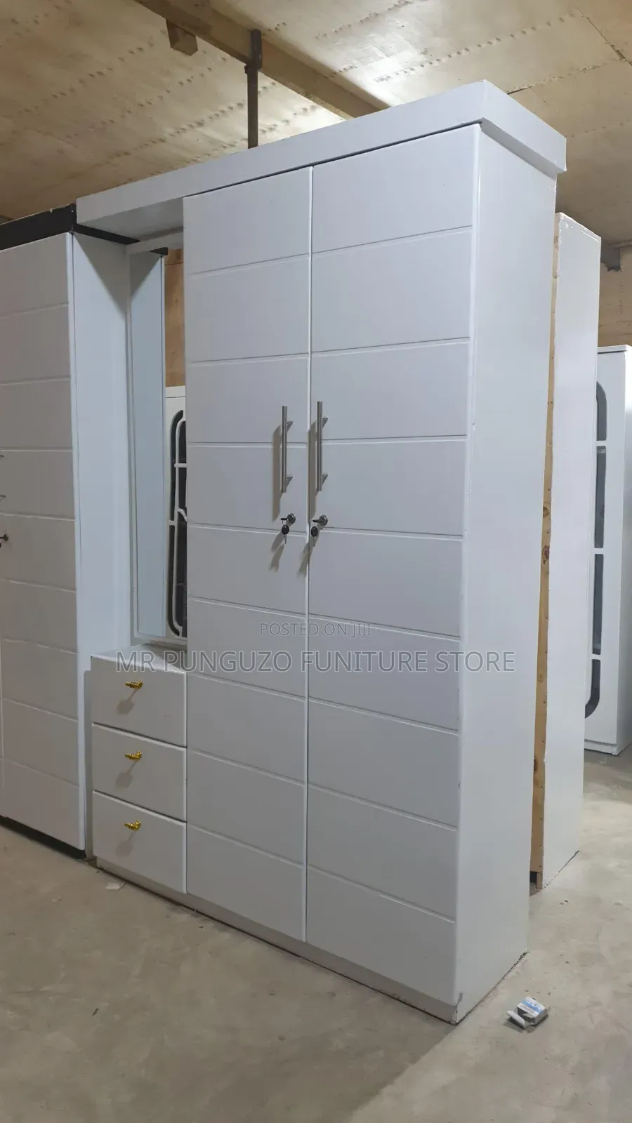 Kabati La Nguo Na Dressing Table Pembeni Classic