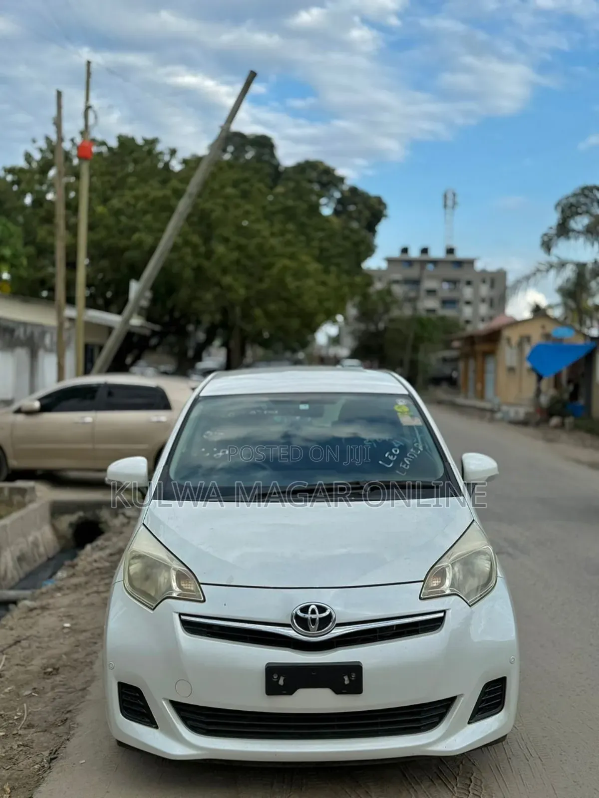 Toyota Ractis 2010 White