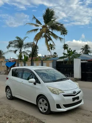 Toyota Ractis 2010 White